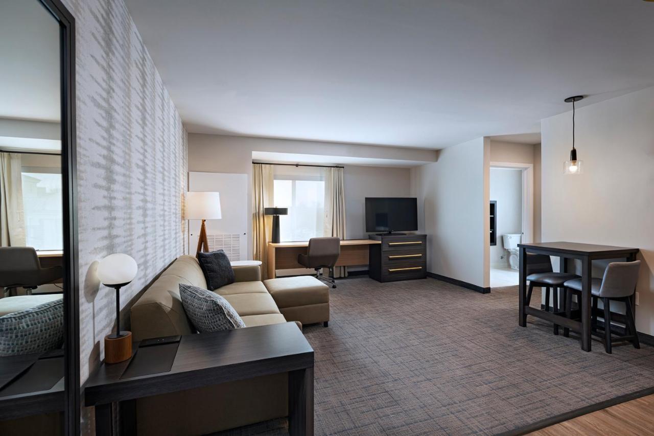 Residence Inn New Brunswick Tower Center Blvd. Ист-Брунсвик Экстерьер фото